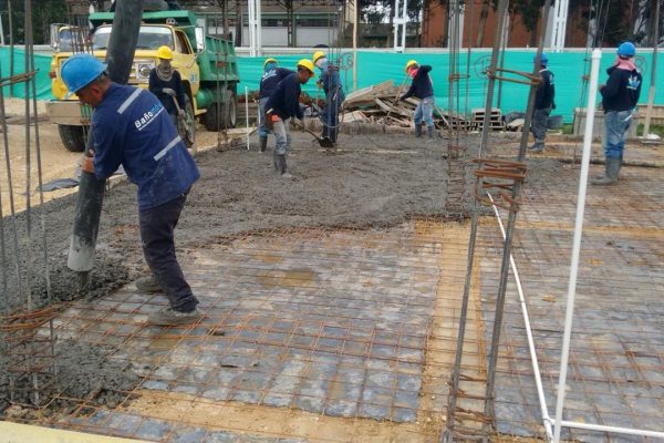 IMAGEN 27 FUNDICION DE PLACAS EN CONCRETO